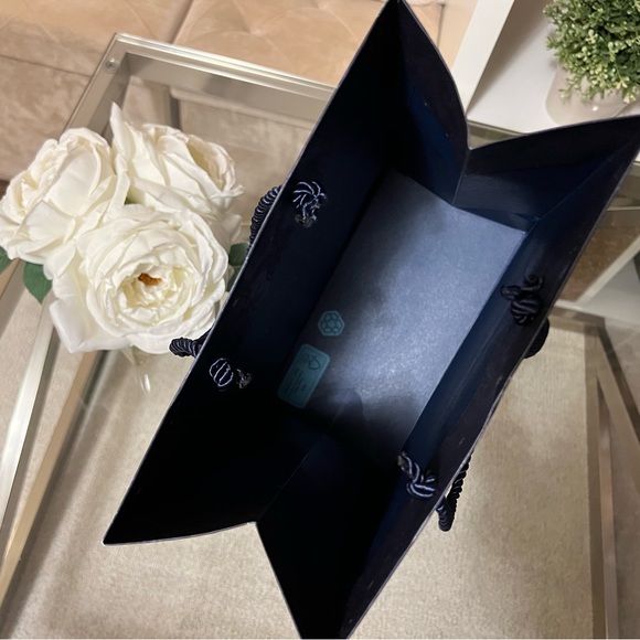 Gucci Holiday Shopping Bag - Picture 7 of 11